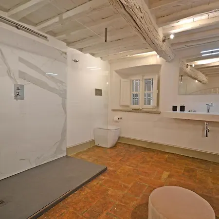 La Contessa Apartment *